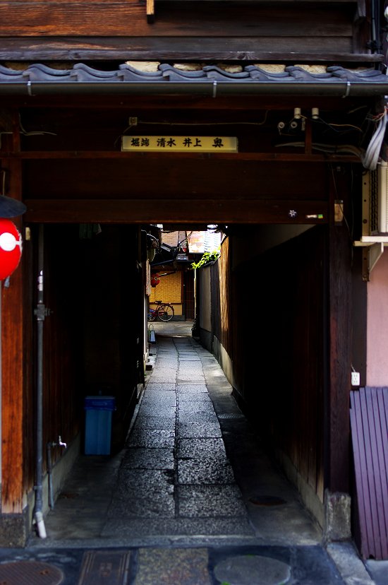 Alley in Kyoto_e0128187_5424171.jpg