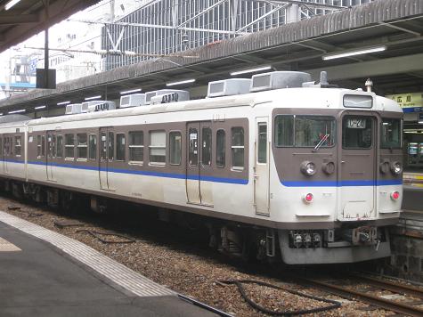 春旅！西国に路面電車を追って（２日目岡山編その１　走る日光軌道色！）_c0155803_22445374.jpg