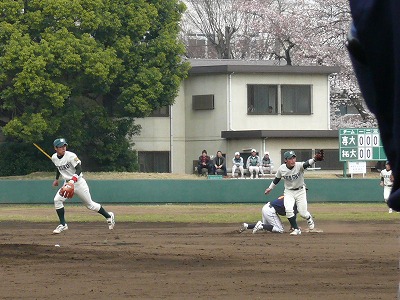 4月7日 東都大学野球2部 専修大対拓殖大 _b0166128_1463942.jpg