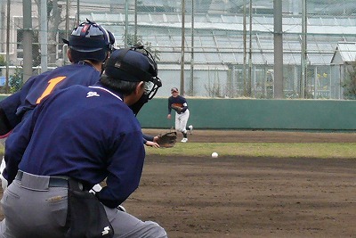 4月7日 東都大学野球2部 専修大対拓殖大 _b0166128_1494580.jpg