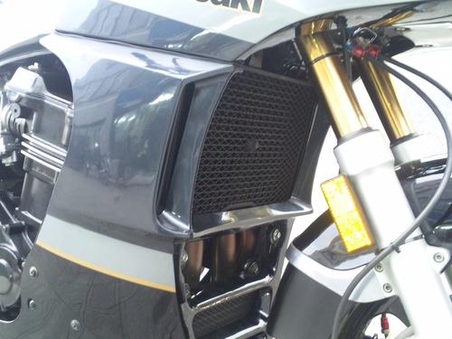 GPZ900Rラジエター容量アップでござる。_a0163159_24113100.jpg