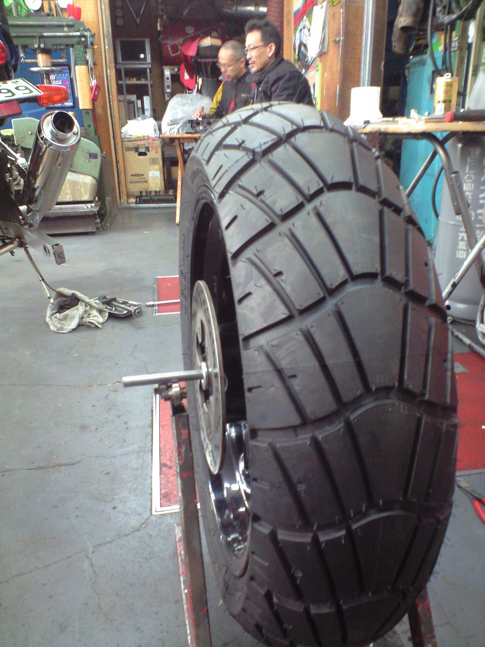 TDM850 タイヤ交換_a0163159_21223432.jpg