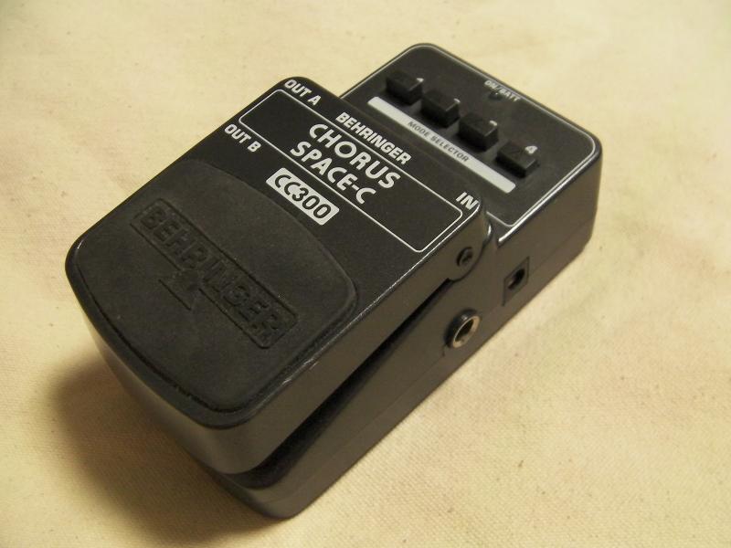 Amazon.com: Behringer Ultra Octaver UO300 3-Mode Effects Pedal