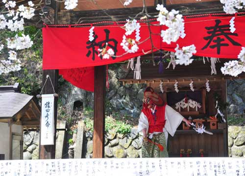 黒戸奈神社例祭　2011.4.12   山梨市牧丘町_c0162844_6415678.jpg