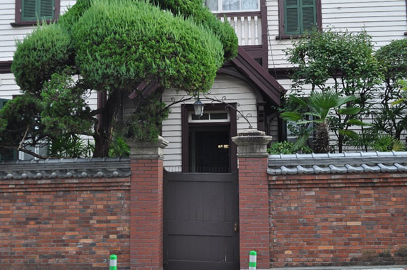 希少　タイル壁掛けアート　門兆　鴻邸 神戸の門兆鴻邸 : レトロな建物を訪ねて