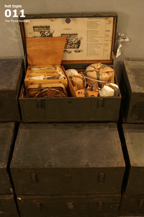 \"TheThreeRobbers/France army kitchen-set 1952\'s\"ってこんなこと。_c0140560_10345046.jpg