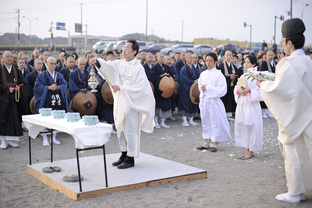 鎌倉八幡宮合同復興祈願祭_f0181284_0123663.jpg