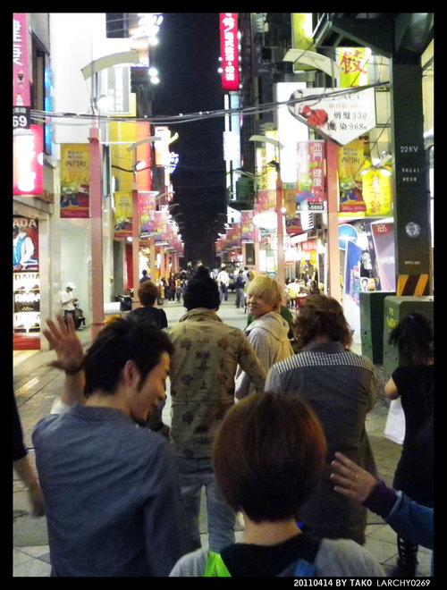 0414西門町でムックのサイン会_d0187917_23401379.jpg
