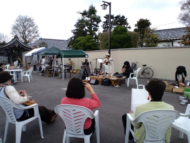 門前 びわ市ありがとうございました_b0205599_1833540.jpg