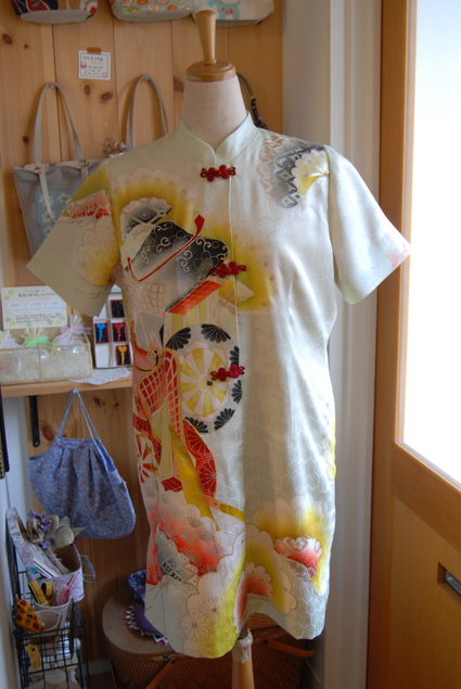 着物リメイク・振り袖でチャイナドレス_d0127925_1404791.jpg