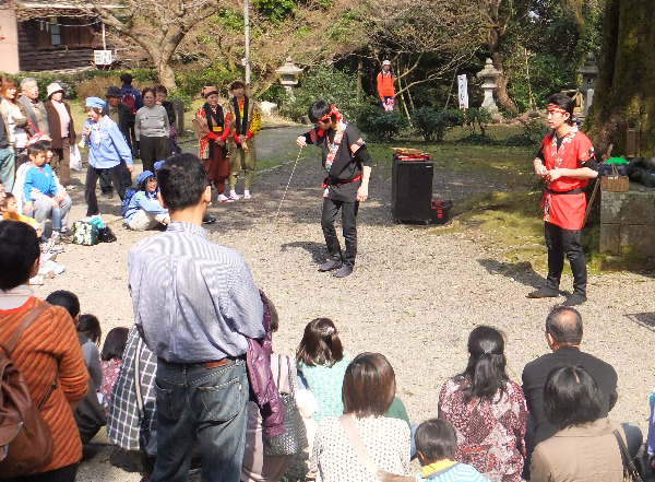 富山市　足羽神社の枝垂桜_a0144984_16311120.jpg