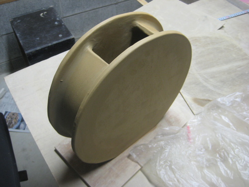 ロクロで作った花器の削り作業。_d0195183_025152.jpg