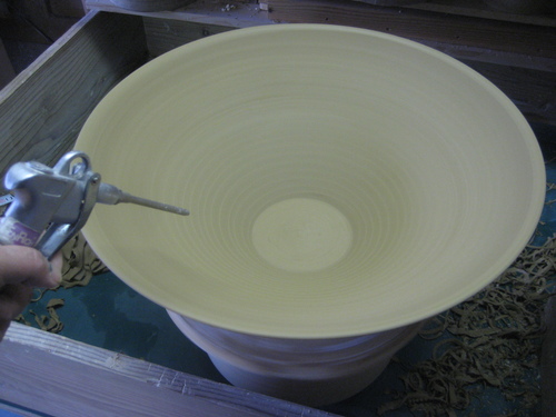 ロクロで作った花器の削り作業。_d0195183_093278.jpg
