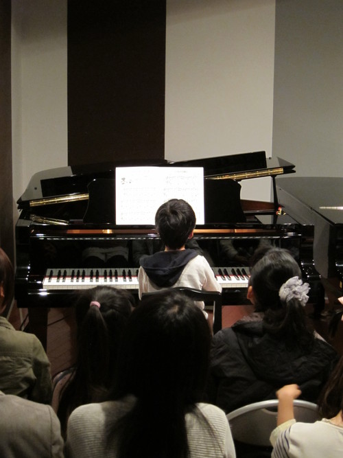 はやしだピアノアトリエスタジオコンサート2011　高学年の部_e0071035_20131887.jpg