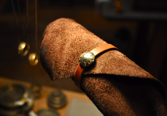 leather bracelet_b0172633_19233132.jpg
