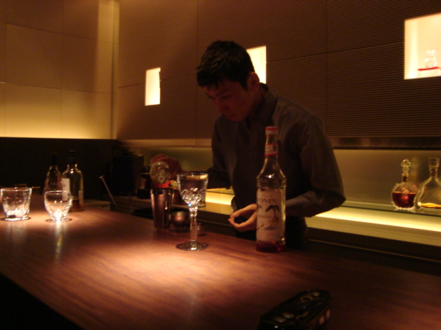 六本木「B bar」へ行く。_f0232060_1214992.jpg