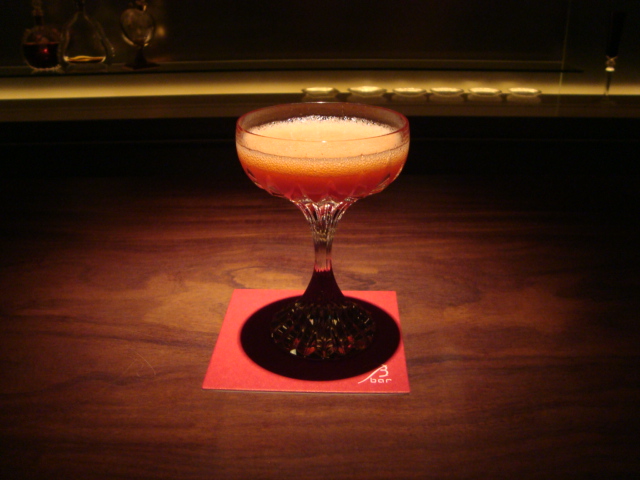六本木「B bar」へ行く。_f0232060_1235272.jpg