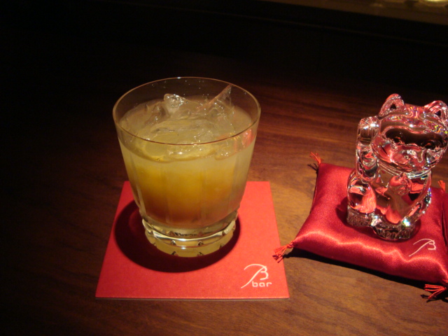 六本木「B bar」へ行く。_f0232060_1265580.jpg
