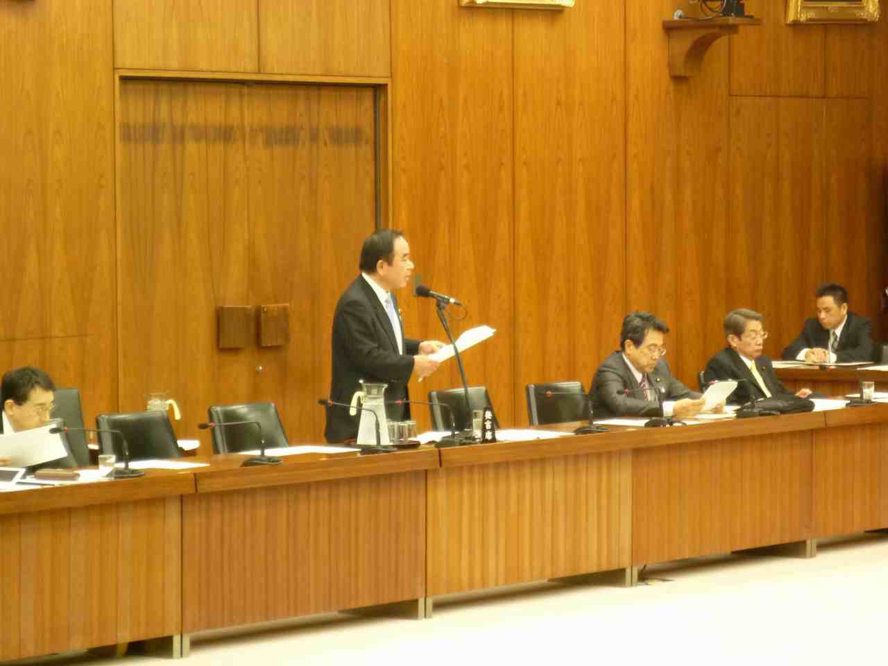 総務委員会で片山総務大臣に質疑_e0092715_14243395.jpg