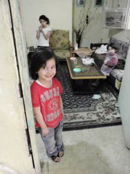 【写真】在ヨルダンイラク難民の子どもたち_b0006916_6374917.jpg