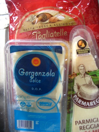 ゴルゴンゾーラのTagliatelle♪_c0191755_20444720.jpg