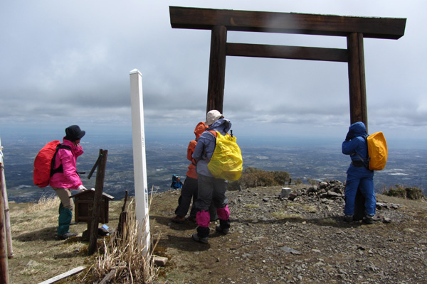 鈴鹿・入道ヶ岳(906.1m)へ　4/20_f0007956_15541149.jpg