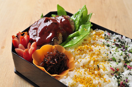 小学校　春の遠足弁当と　主人のお弁当_b0171098_1014241.jpg