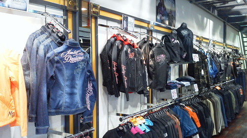 春物ウエア、入荷中!_a0169219_20311963.jpg