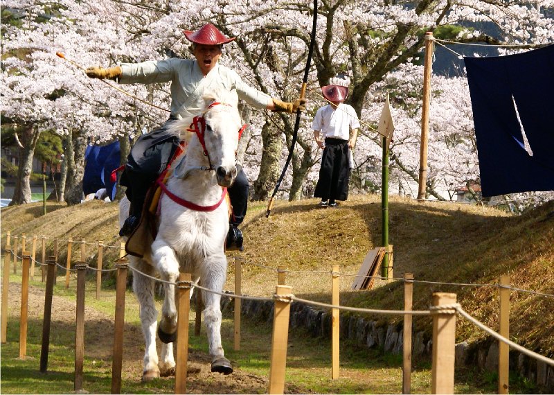 １６６９　津和野鷲原八幡宮の流鏑馬　２０１１_b0211627_2027449.jpg