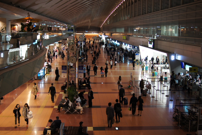 夜の羽田空港_f0218959_2245581.jpg