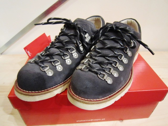 \"vervet red\" MOUNTAIN BOOTS 入荷!_f0191324_9545554.jpg