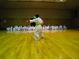 麻生道場春季昇級審査会 連続組手!_c0118332_22395722.jpg