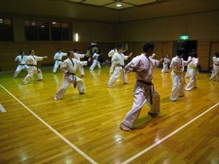 麻生道場春季昇級審査会 連続組手!_c0118332_22442779.jpg