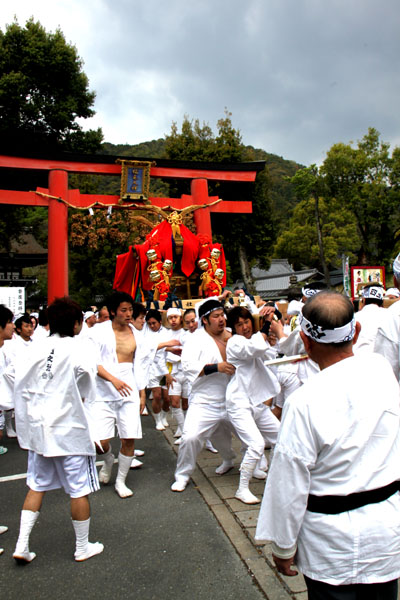 松尾大社 神幸祭_e0048413_2216615.jpg