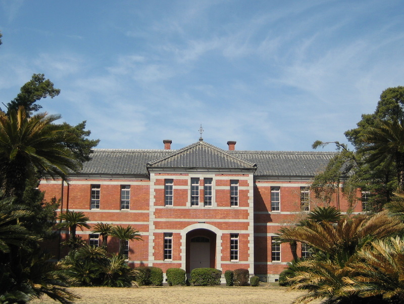 翔ぶが如く を歩く 10 熊本大学五校記念館 Mangiare Felice 食べて飲んで幸せ 翔ぶが如く を歩く 10 熊本大学五校記念館 Mangiare Felice 食べて飲んで幸せ