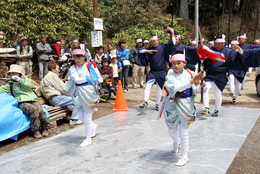 大滝山西照神社「春の太々神楽祭」-04♪_d0058941_2030409.jpg