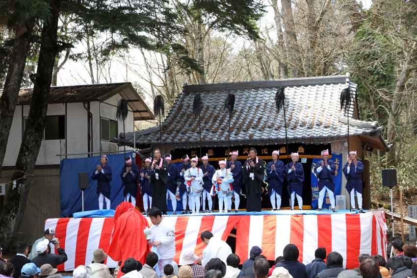 大滝山西照神社「春の太々神楽祭」-04♪_d0058941_20402671.jpg