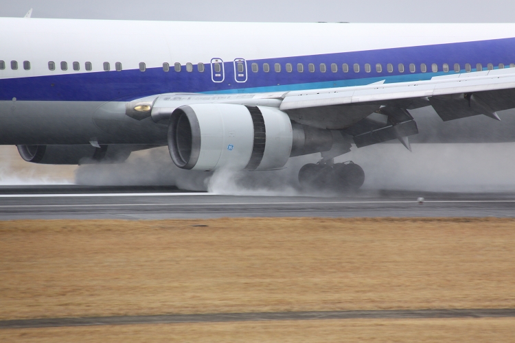 雨の空港_b0123359_17571728.jpg