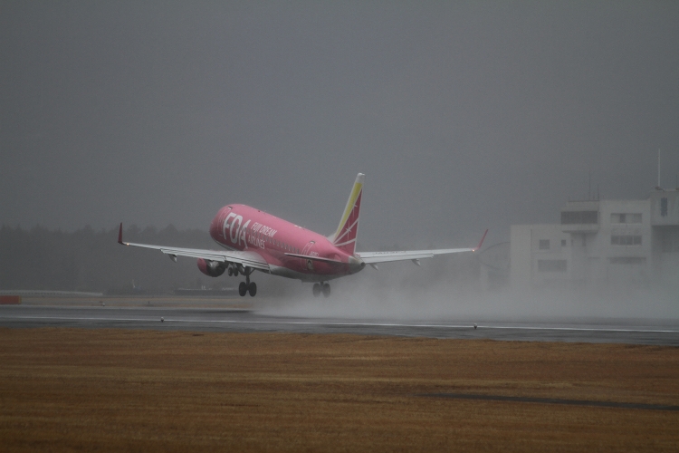 雨の空港_b0123359_17574977.jpg