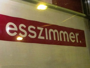 Esszimmer (エスツィマー)_b0198361_22565272.jpg