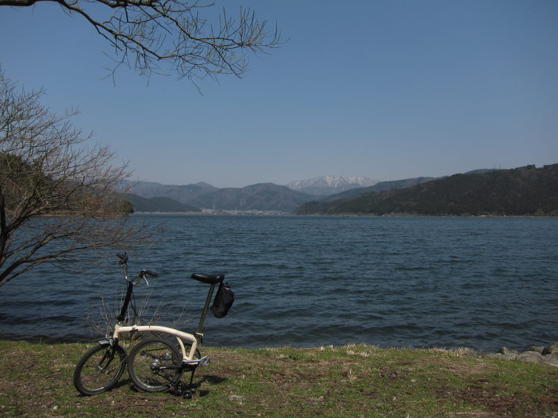 カヤックで湖上から桜を...がサイクリングに変更－琵琶湖・海津大崎_e0138081_16454458.jpg