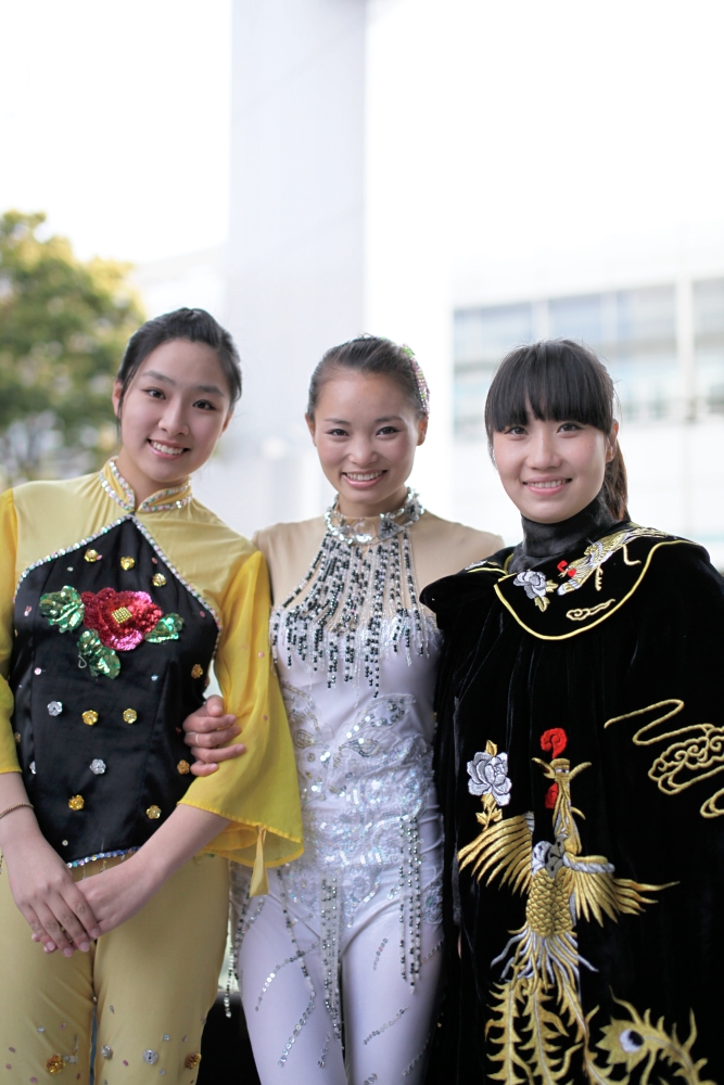 ヨコハマ大道芸 11 中国雑技芸術団 変面 さんぽ犬わること ヨコハマ大道芸 11 中国雑技芸術団 変面 さんぽ犬わること