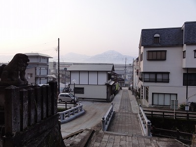 毘沙門様の朝2段_a0084753_13365859.jpg