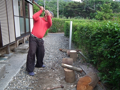 薪割り。_e0028387_337755.jpg