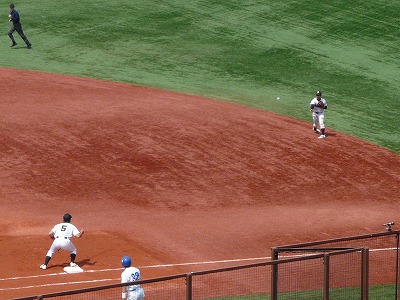 ４月２６日　東都大学野球　青学大対亜細亜大_b0166128_14305984.jpg