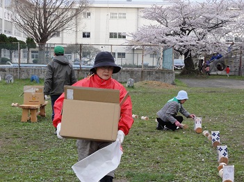 旧二小の桜をライトアップ！_f0231147_2345114.jpg