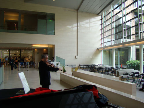 復興への願いを込めての 展覧会、音楽会_a0047200_21491529.jpg