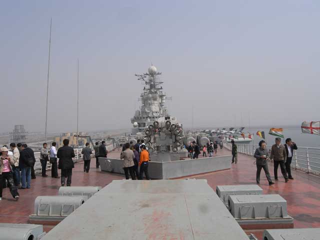 濱海航母主題公園_e0049318_14221043.jpg