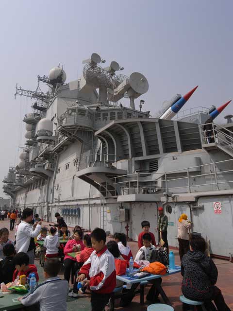 濱海航母主題公園_e0049318_1425182.jpg