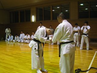 昇段審査会 十人組手!_c0118332_22503078.jpg